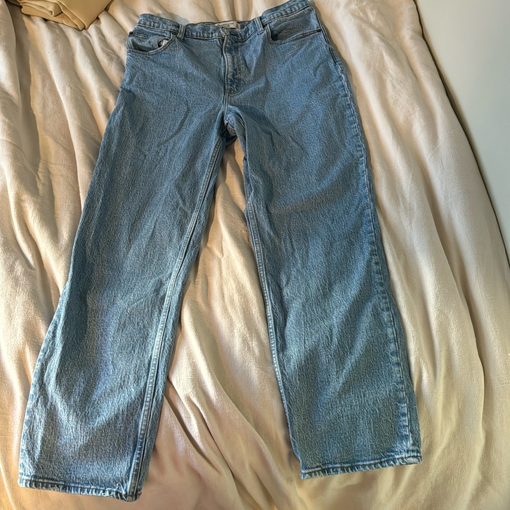 Abercrombie & Fitch The 90s Straight Ultra High Rise